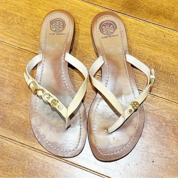 Tory Charms Logo Classic Vacation Sandals size 9 - Picture 1 of 9
